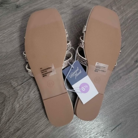 Women's sandals with memory foam insole 6.5 NWT - Picture 3 of 4